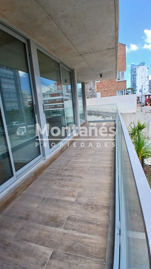 Apartamento ID.10243 - Precio por debajo del Costo !!!, Península Punta del este, Venta 2 dormitorios