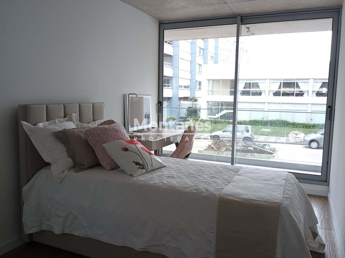 Apartamento ID.10243 - Precio por debajo del Costo !!!, Península Punta del este, Venta 2 dormitorios