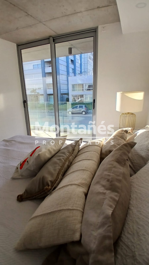 Apartamento ID.10243 - Precio por debajo del Costo !!!, Península Punta del este, Venta 2 dormitorios