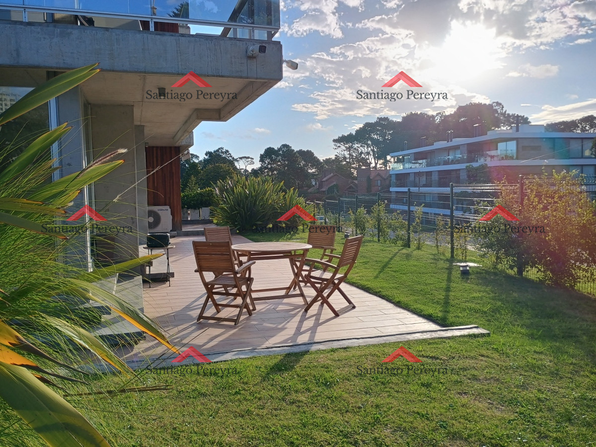 Apartamento ID.16083 - Venta de apartamento 2 dormitorios, Mansa, Punta del Este