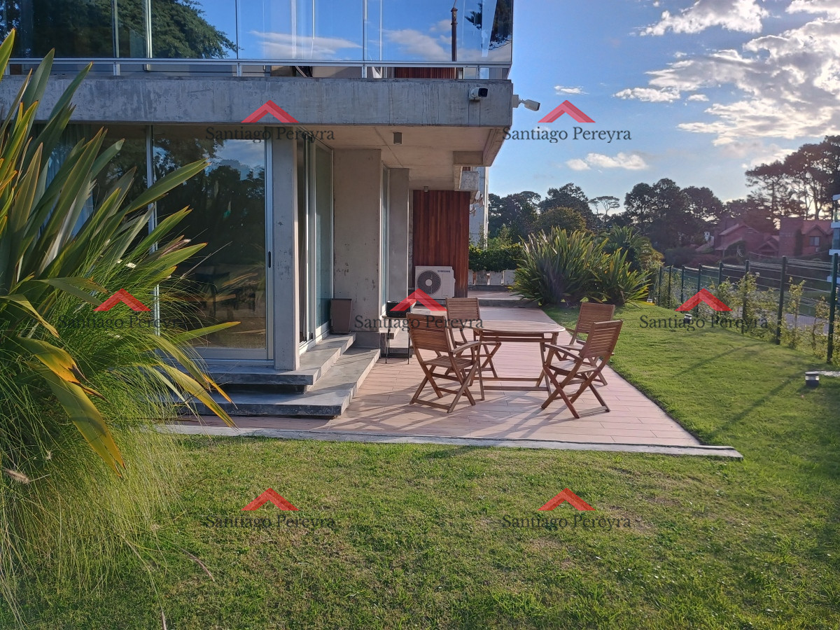 Apartamento ID.16083 - Venta de apartamento 2 dormitorios, Mansa, Punta del Este