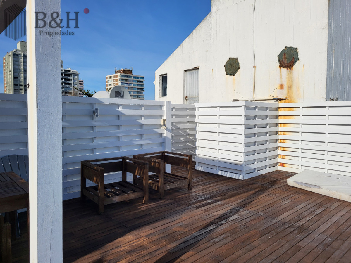 Apartamento ID.6435 - Venta de apartamento 4 dormitorios, Península, Punta del Este