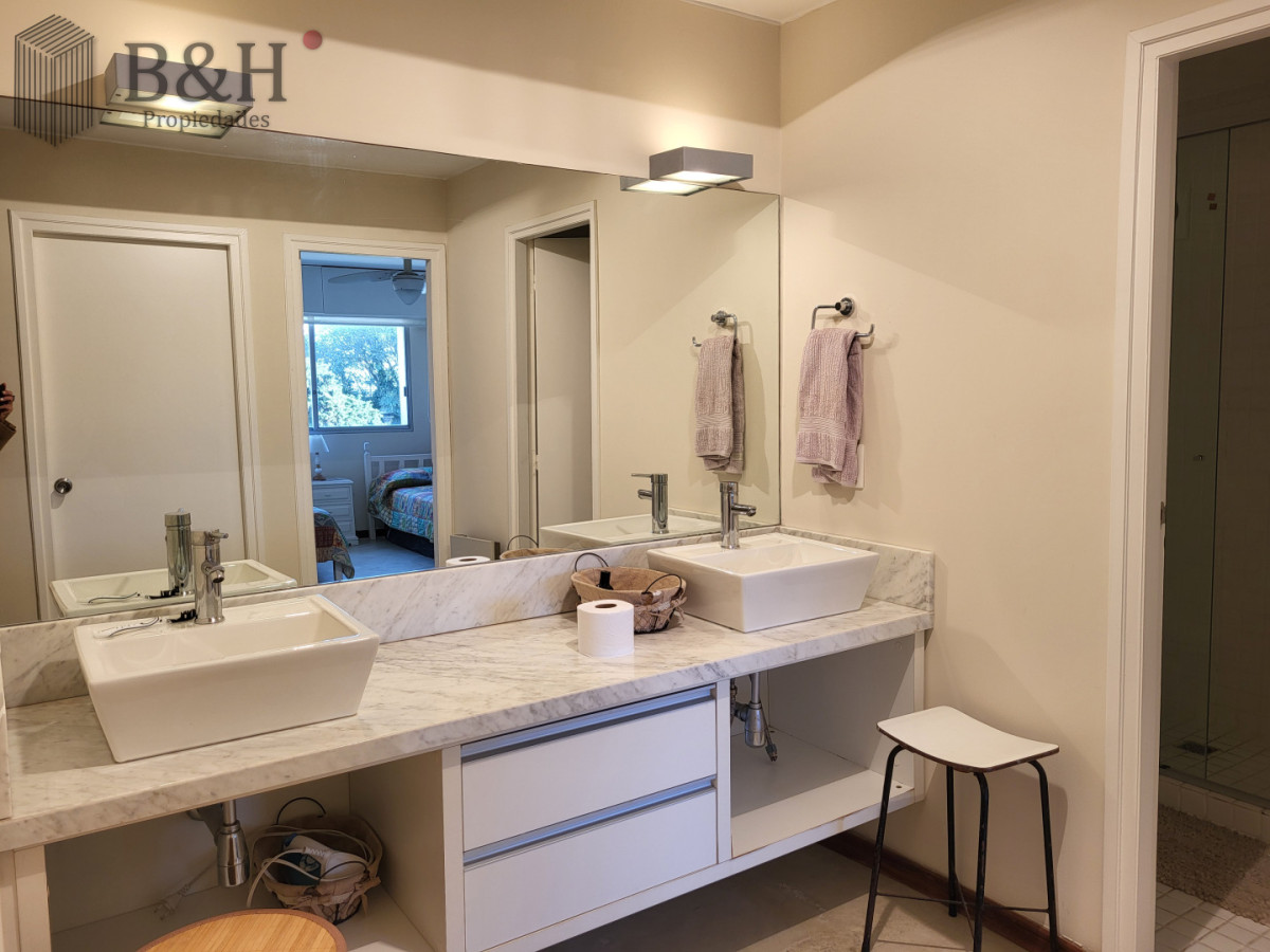 Apartamento ID.6435 - Venta de apartamento 4 dormitorios, Península, Punta del Este