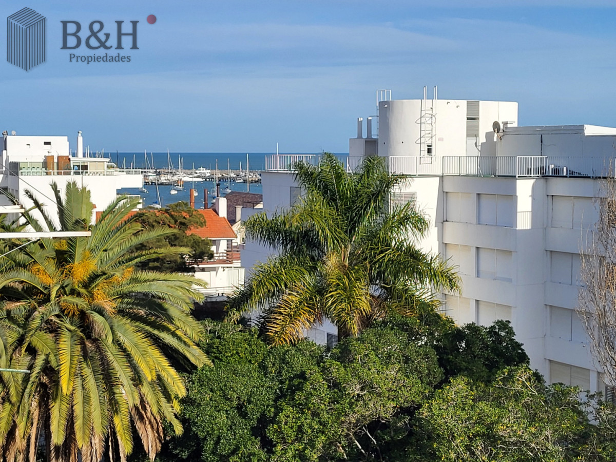 Apartamento ID.6435 - Venta de apartamento 4 dormitorios, Península, Punta del Este