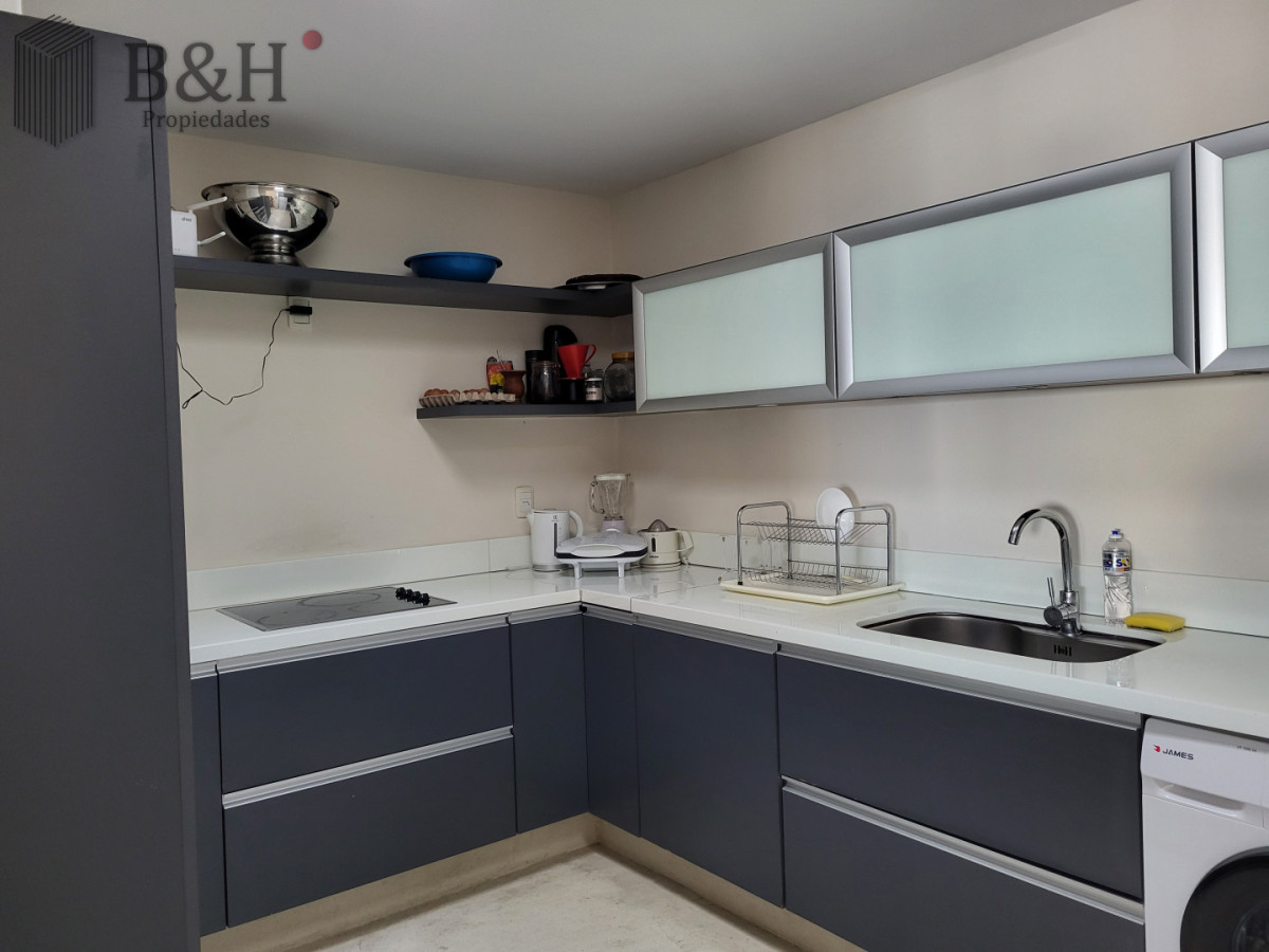 Apartamento ID.6435 - Venta de apartamento 4 dormitorios, Península, Punta del Este