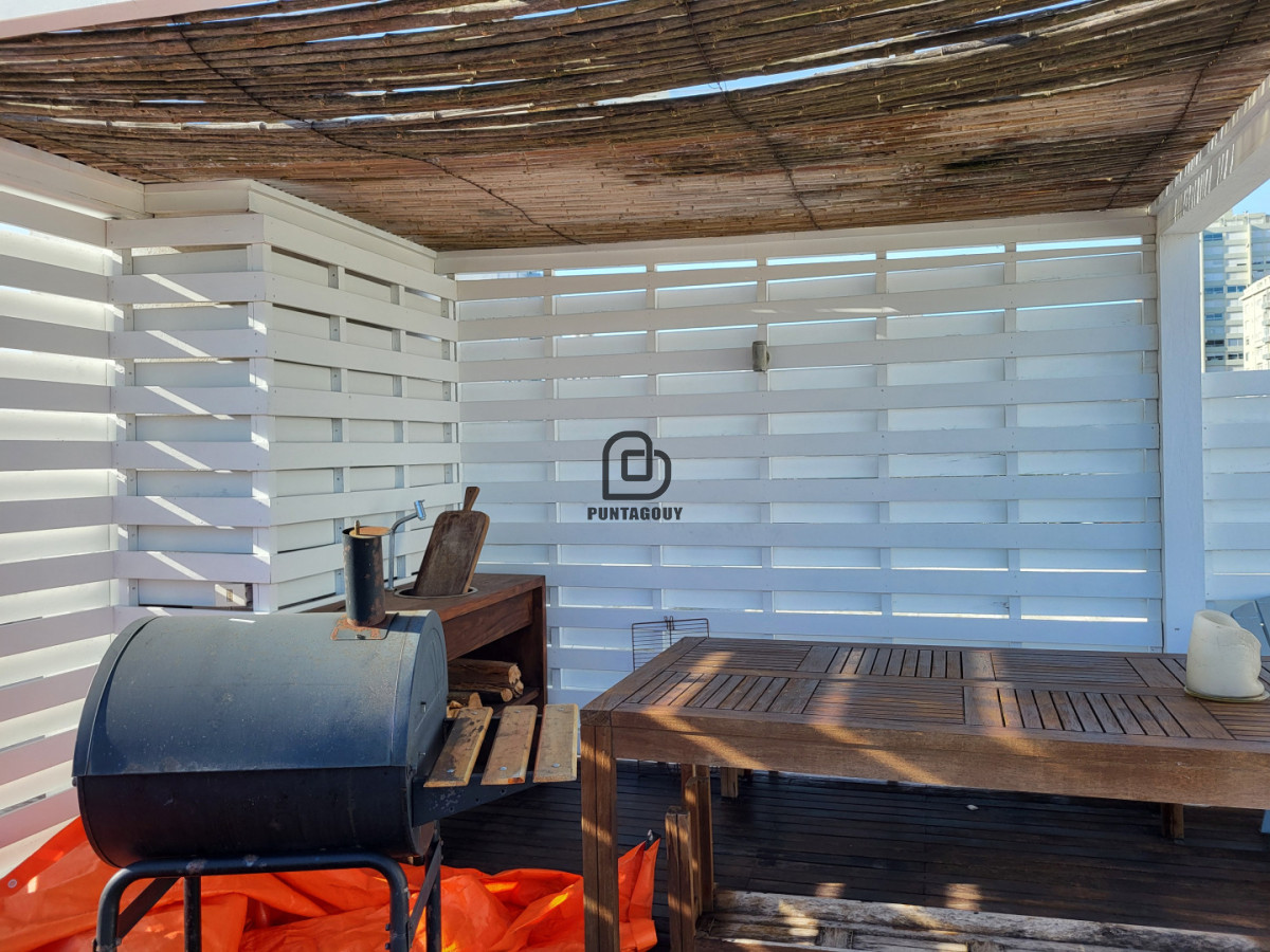 Apartamento ID.7597 - Venta ,4 dormitorios, Península, Punta del Este