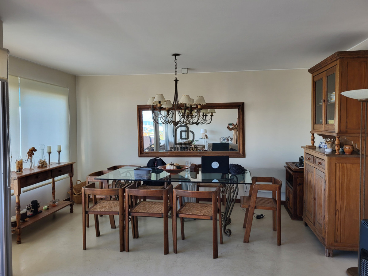Apartamento ID.7597 - Venta ,4 dormitorios, Península, Punta del Este