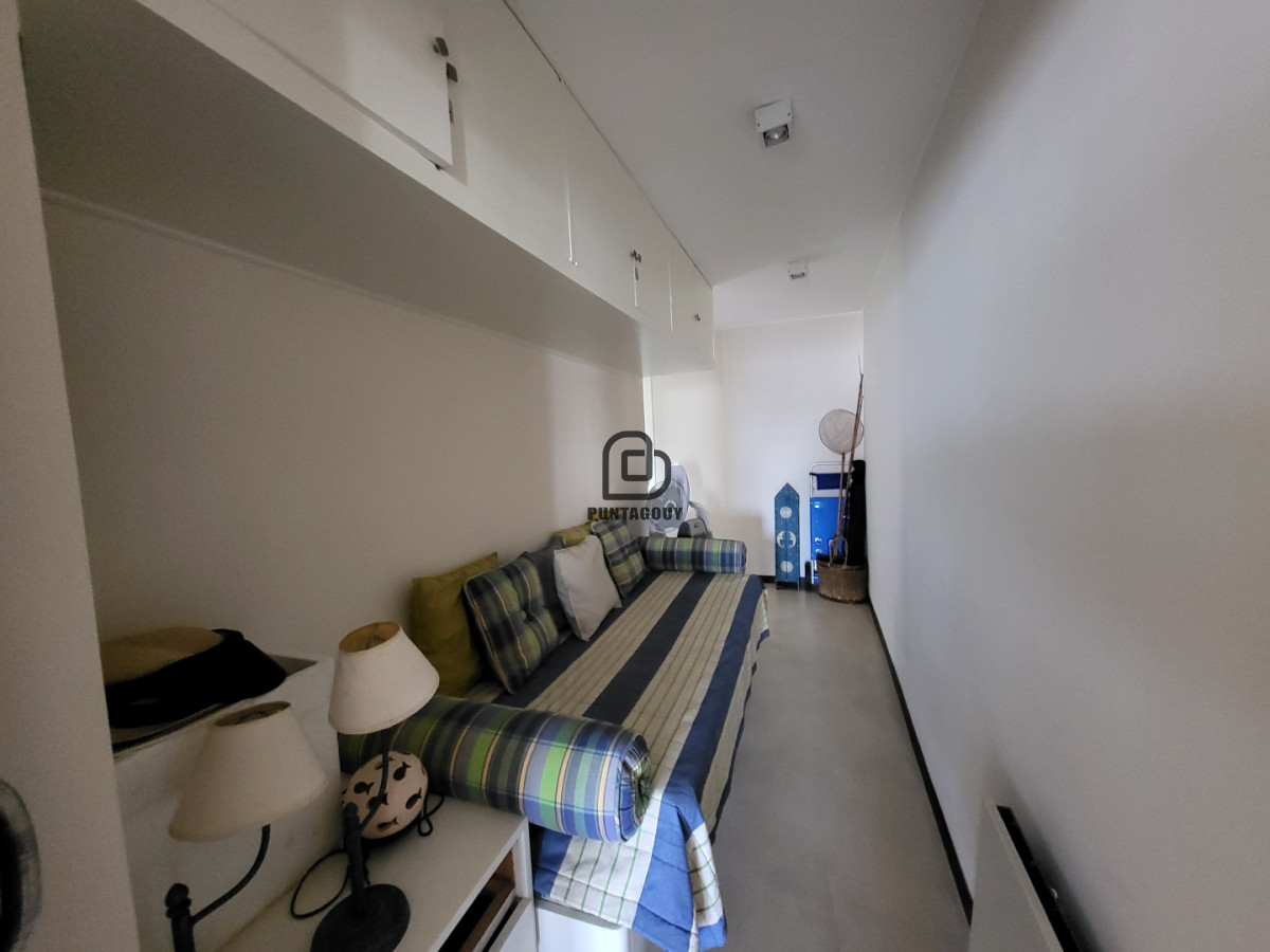 Apartamento ID.7597 - Venta ,4 dormitorios, Península, Punta del Este