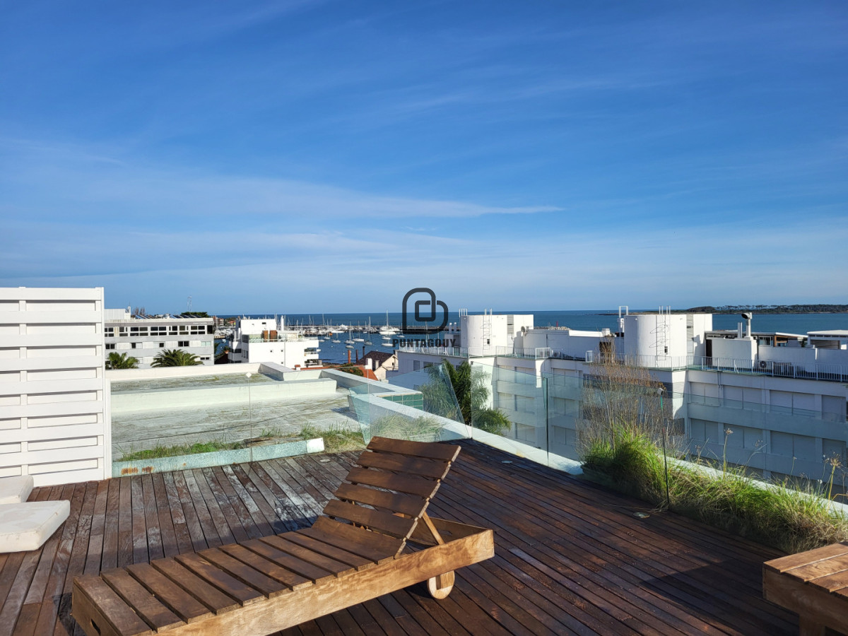 Apartamento ID.7597 - Venta ,4 dormitorios, Península, Punta del Este