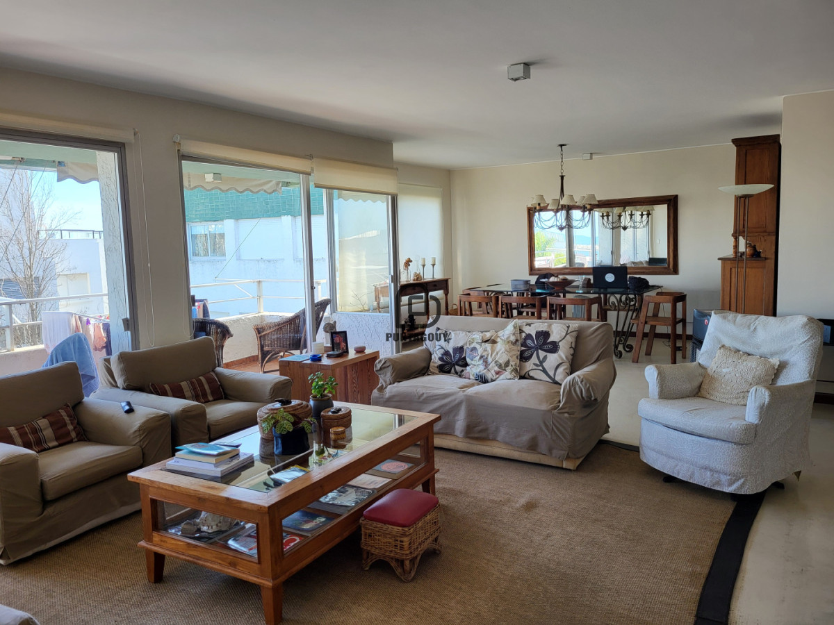 Apartamento ID.7597 - Venta ,4 dormitorios, Península, Punta del Este