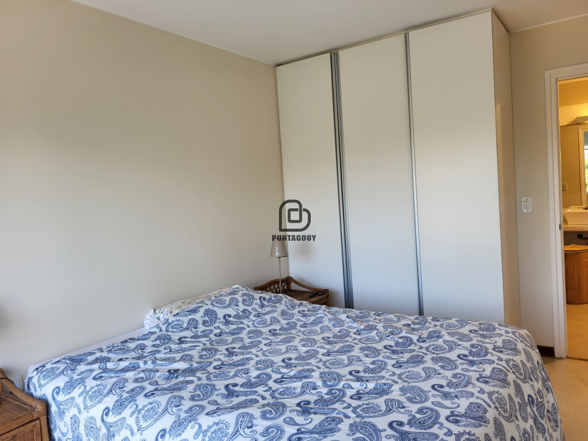 Apartamento ID.7597 - Venta ,4 dormitorios, Península, Punta del Este
