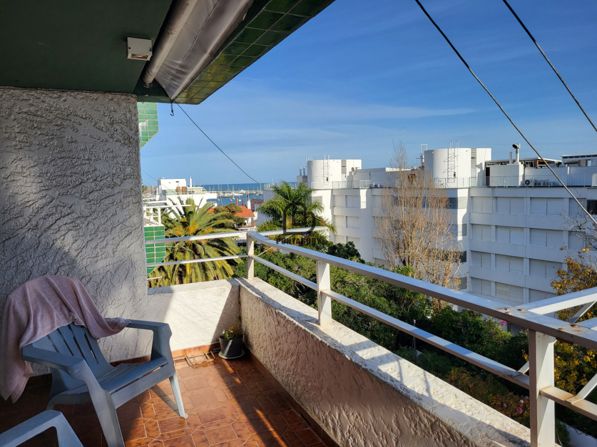 Apartamento ID.7597 - Venta ,4 dormitorios, Península, Punta del Este