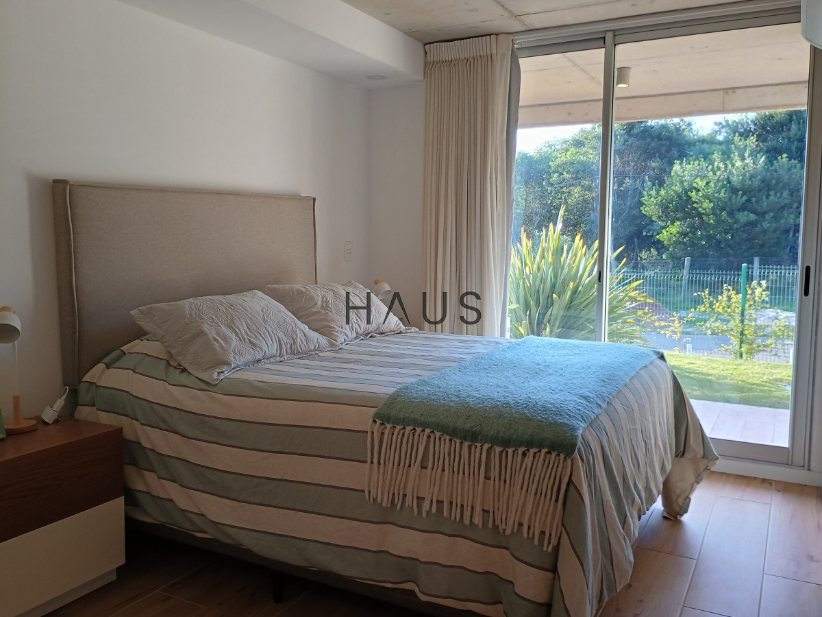 Apartamento ID.99 - Venta de apartamento 2 dormitorios, Mansa, Punta del Este