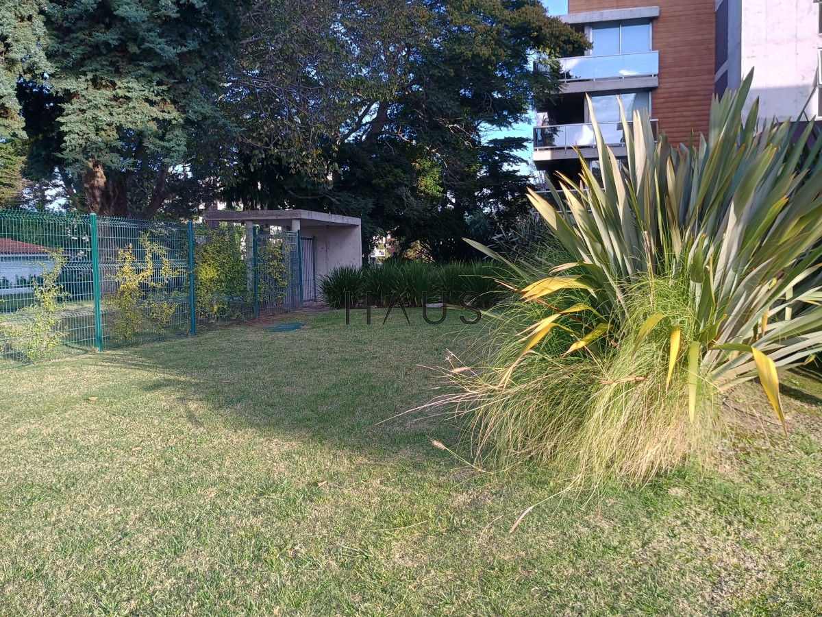 Apartamento ID.99 - Venta de apartamento 2 dormitorios, Mansa, Punta del Este