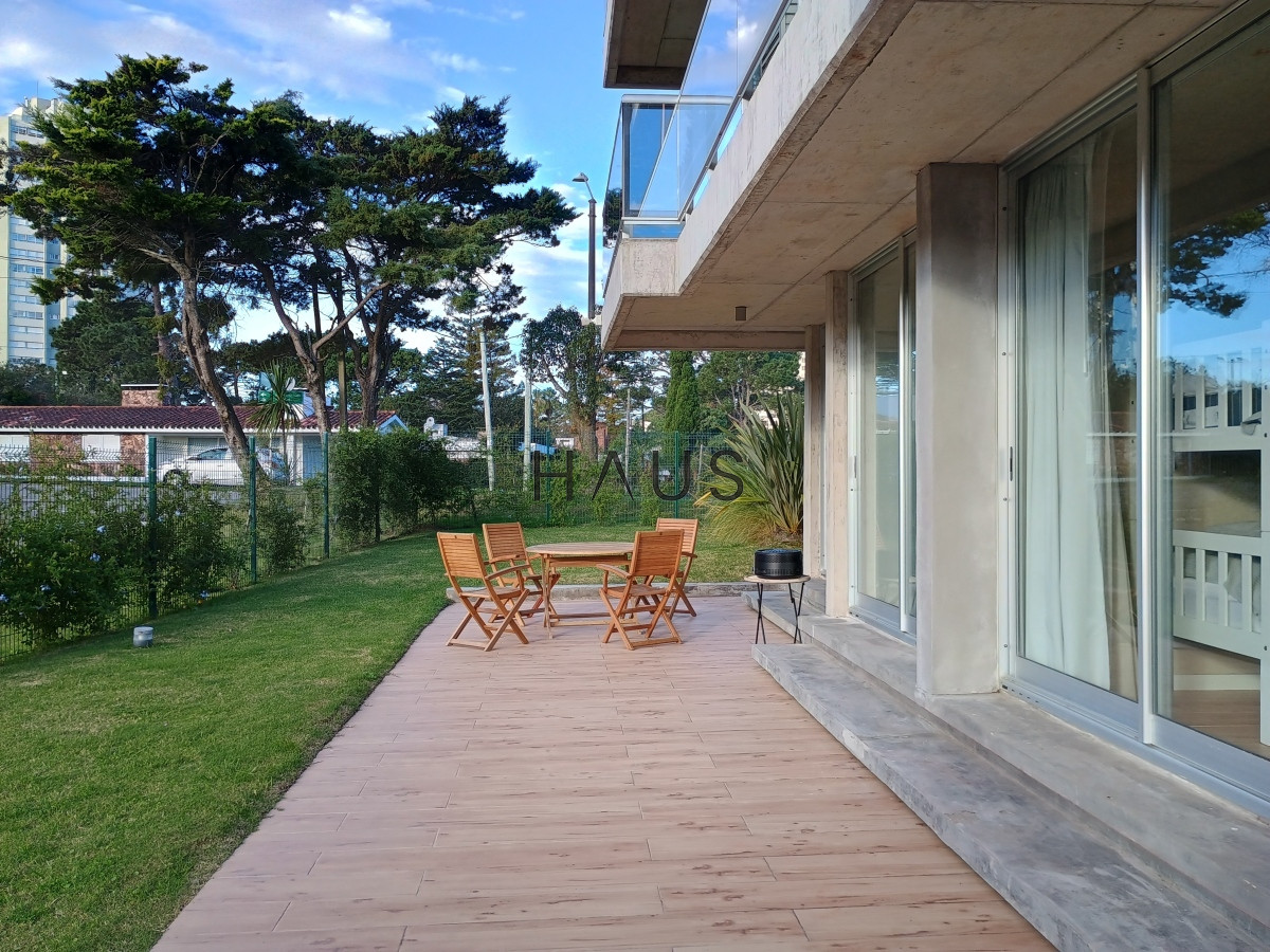 Apartamento ID.99 - Venta de apartamento 2 dormitorios, Mansa, Punta del Este