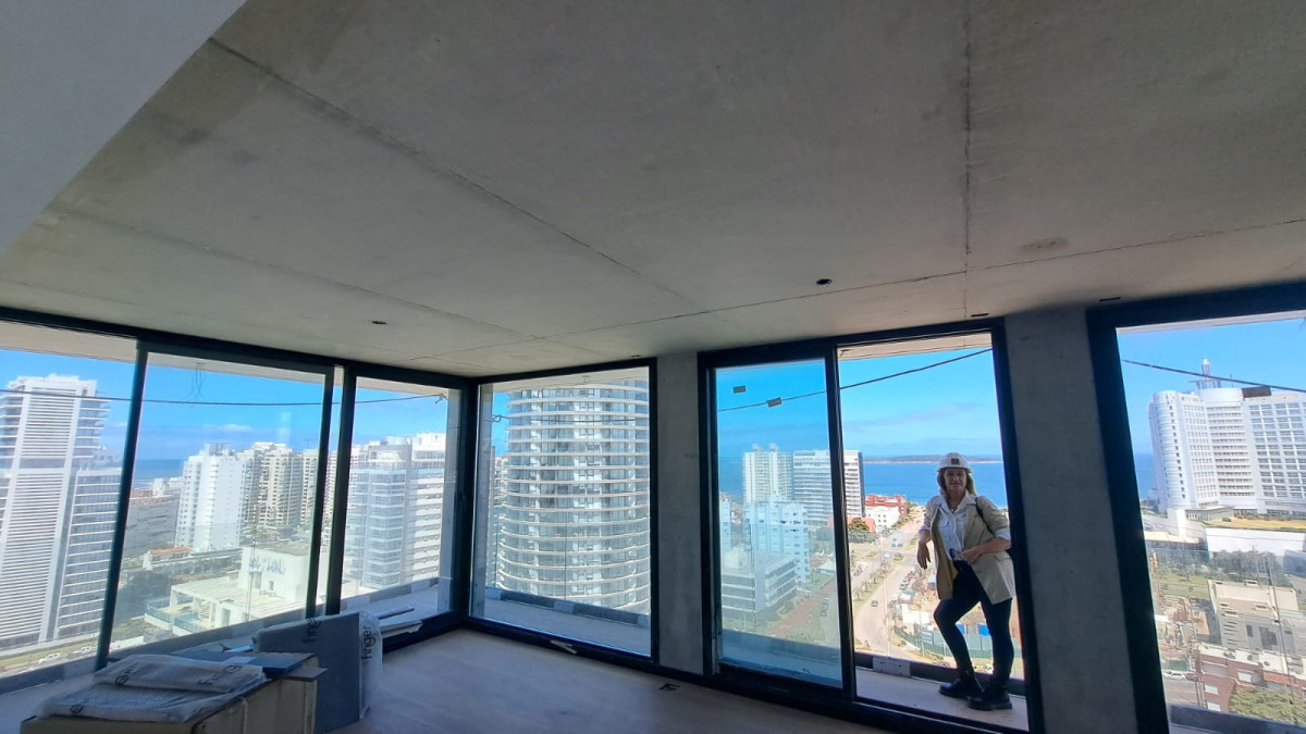 Apartamento ID.21098598 - Venta de Apartamento 3 Dormitorios - Torres del Este - Punta del Este