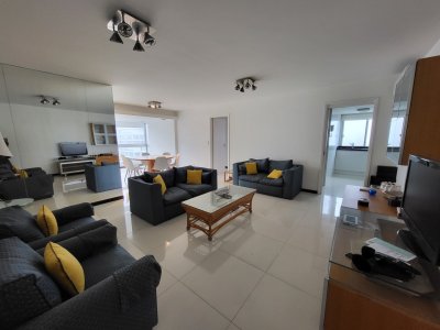 Venta de amplio apartamento de 3 dormitorios, Roosevelt, Punta del  Este