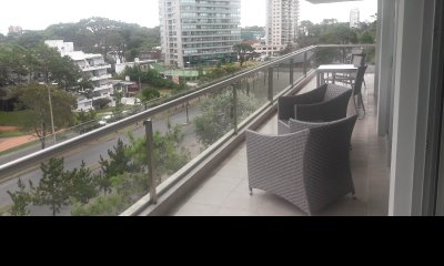 Apartamento en Brava, 3 dormitorios *