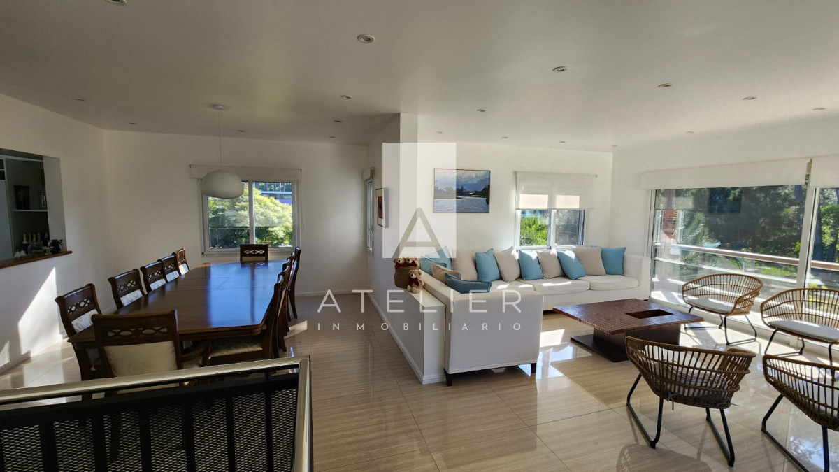 Alquiler de Espectacular casa en Montoya, Punta del Este