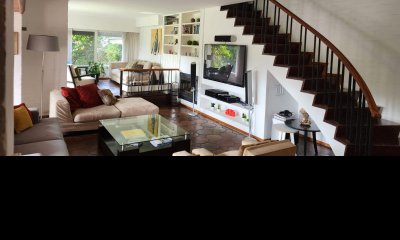 Venta de casa 4 dormitorios, playa Mansa, Punta del Este