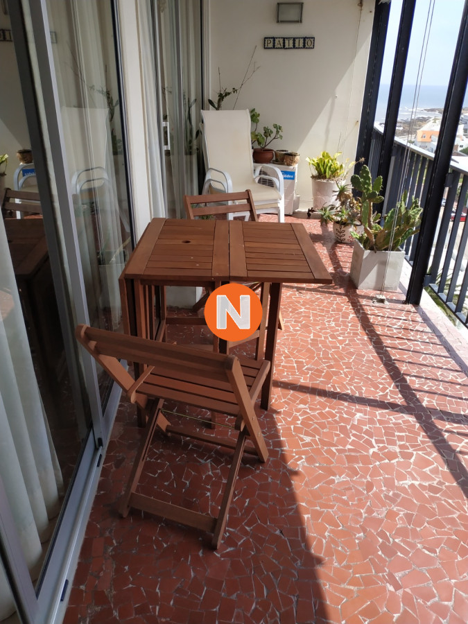 Apartamento Ref.221077 - Apartamento en venta de dos dormitorios en Punta del Este. Con balcón - terraza