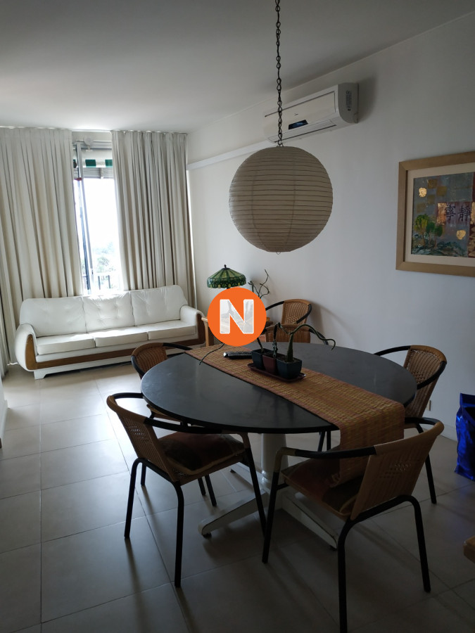Apartamento Ref.221077 - Apartamento en venta de dos dormitorios en Punta del Este. Con balcón - terraza