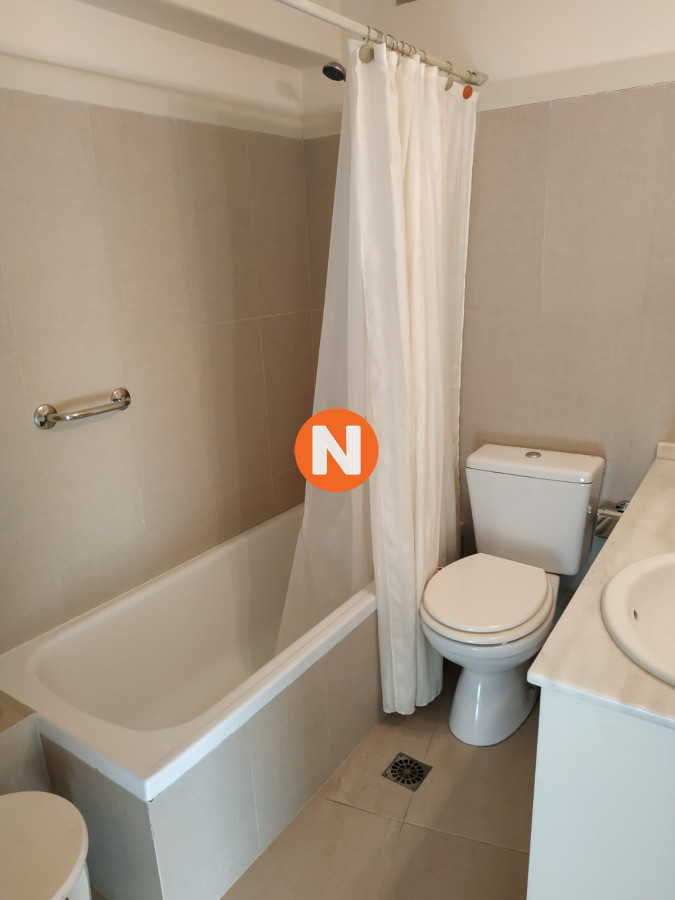 Apartamento Ref.221077 - Apartamento en venta de dos dormitorios en Punta del Este. Con balcón - terraza