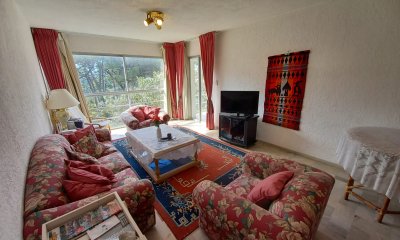 Apartamento en venta, tres dormitorios, en Punta del Este