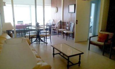 Apto. en venta de dos dormitorios, en península Punta del Este
