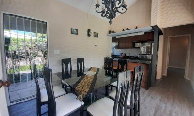 Casa en venta de cuatro dormitorios recién reciclada - Punta del Este