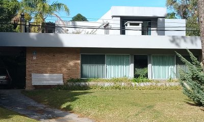 casa en venta a 250 mts  de playa mansa  Punta del este
