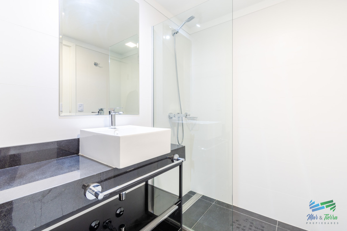 Apartamento ID.4856 - Apartamento de tres dormitorios en venta Art Tower Punta del Este