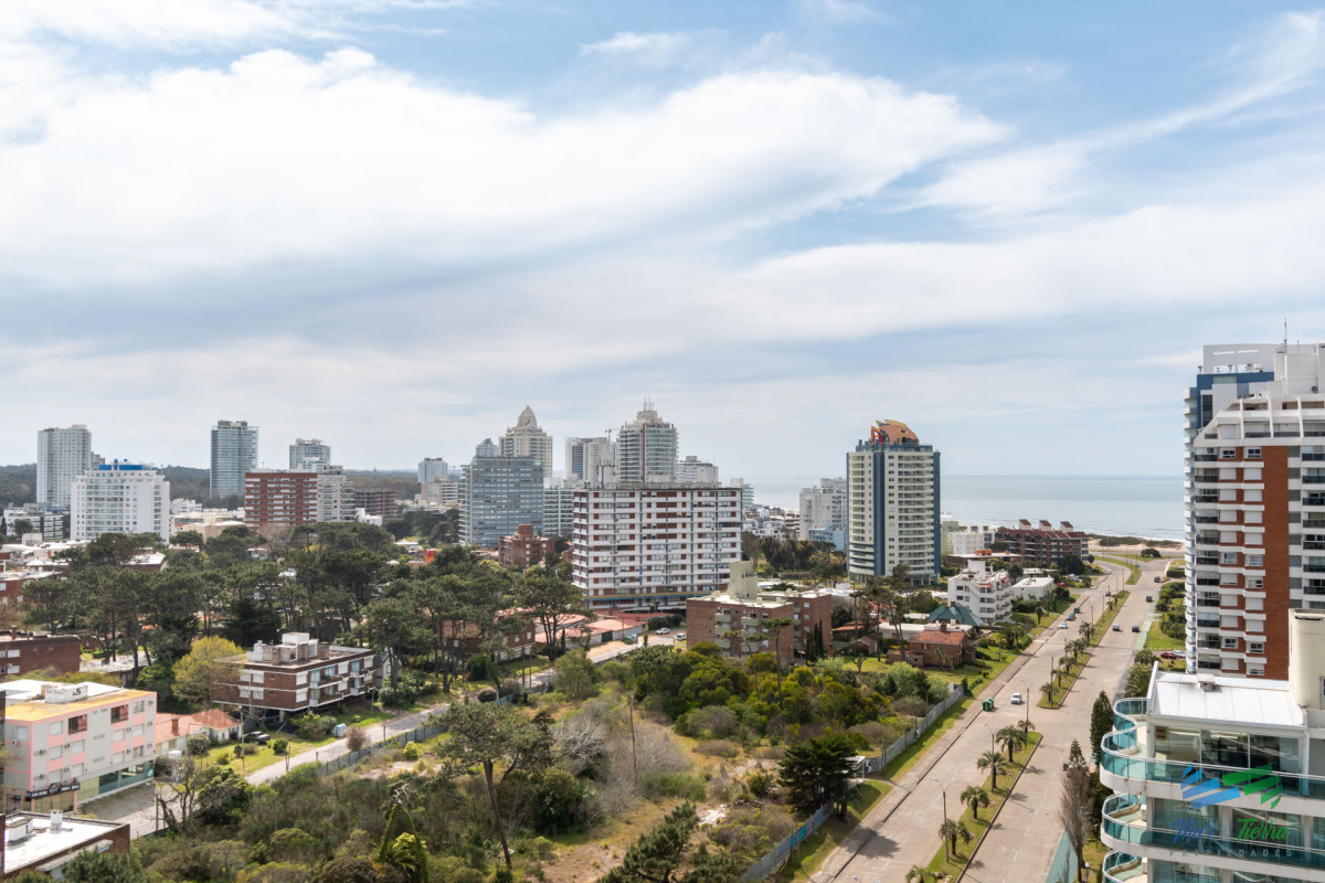Apartamento ID.4856 - Apartamento de tres dormitorios en venta Art Tower Punta del Este
