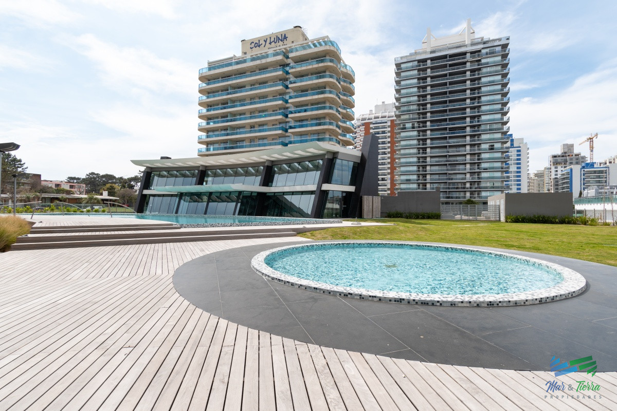 Apartamento ID.4856 - Apartamento de tres dormitorios en venta Art Tower Punta del Este