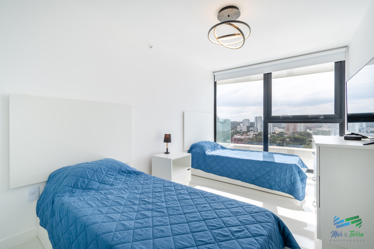 Apartamento ID.4856 - Apartamento de tres dormitorios en venta Art Tower Punta del Este