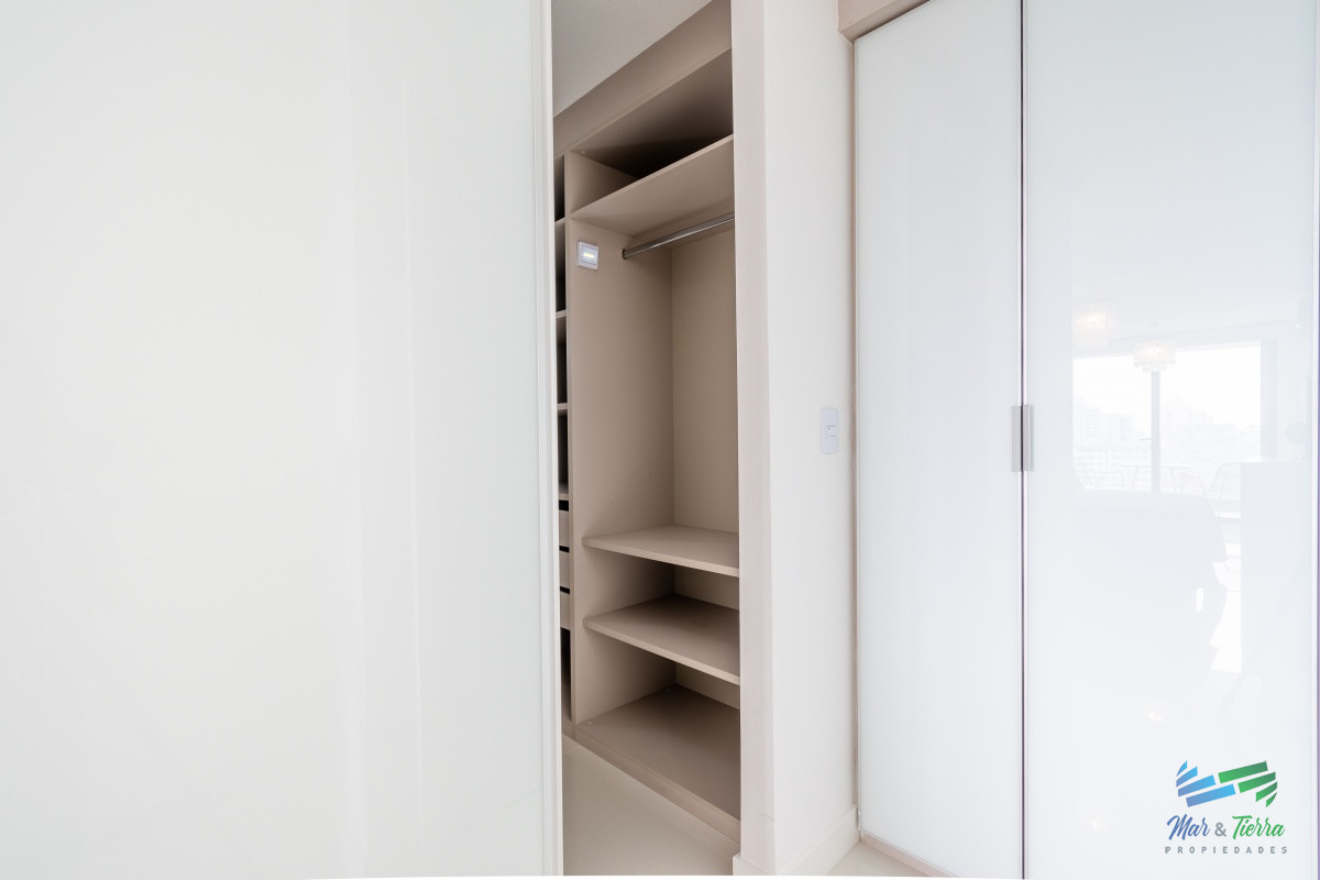 Apartamento ID.4856 - Apartamento de tres dormitorios en venta Art Tower Punta del Este