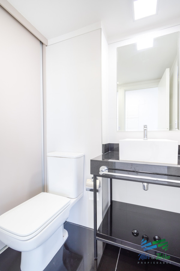 Apartamento ID.4856 - Apartamento de tres dormitorios en venta Art Tower Punta del Este