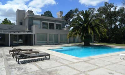 Espectacular casa de 4 Dormitorios con todas las comodidades- Venta - Ref : EQP4430