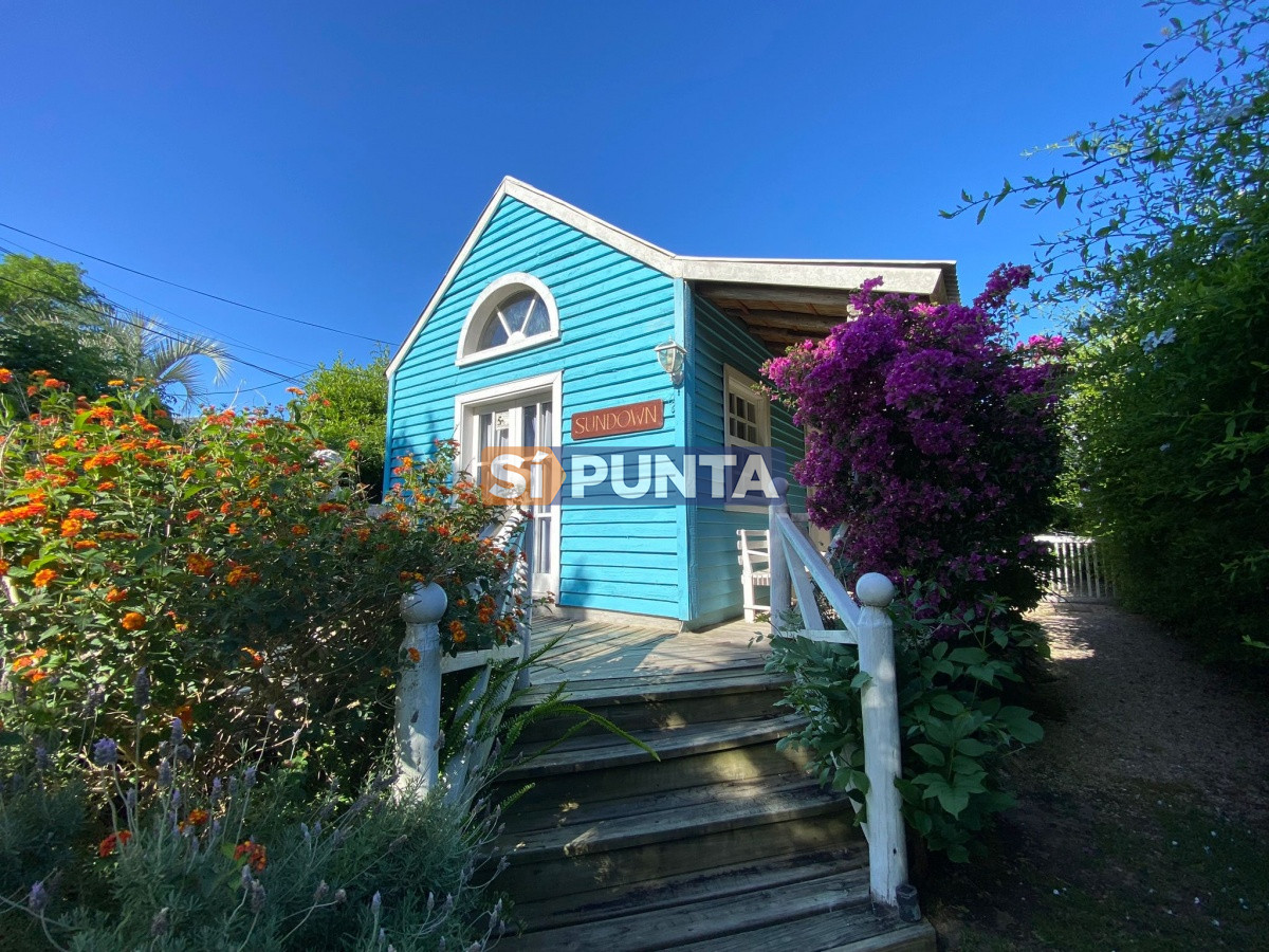 Oportunidad en venta casa a solo  cien metros de la av principal de La Barra  - SPT7980C