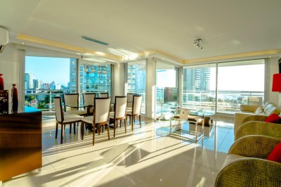 Apartamento en alquiler Playa Mansa Punta del Este.