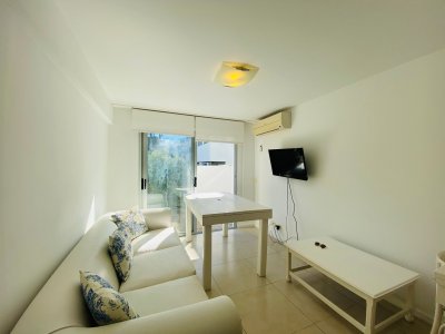 Excelente apartamento de 2 dormitorios en alquiler - Montoya 