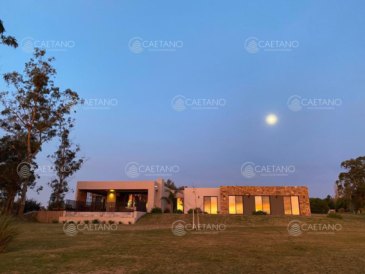 casa en alquiler barrio privado manantiales cuatro  dormitorios - dmc3821c
