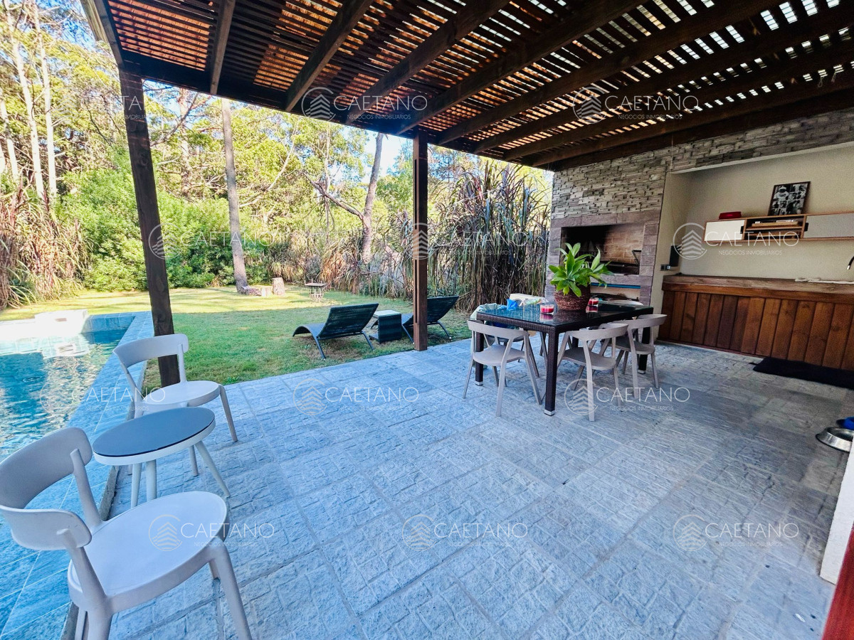 casa de cuatro dormitorios en venta en solanas - dmc14584c