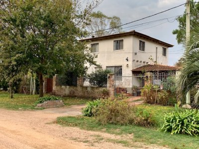 OPORTUNIDAD. Venta de casa a una cuadra de la Playa en buena zona de Balneario Buenos Aires