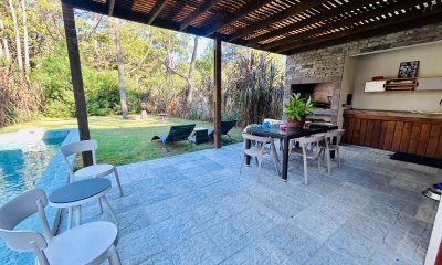Casa de cuatro dormitorios en venta en Solanas