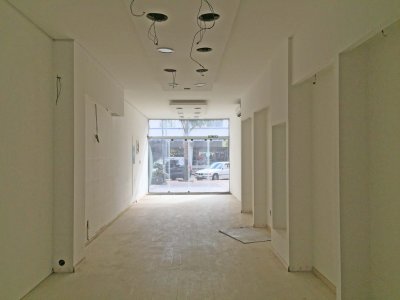 Local en Punta del Este - Venta y Alquiler