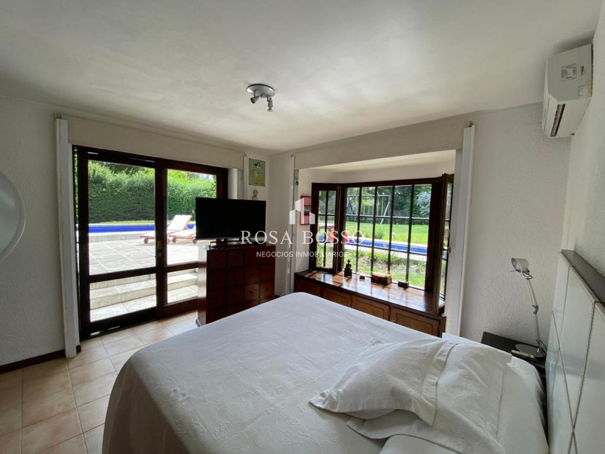 Apartamento ID.9133 - Casa Venta 5 dormitorios en Barrio Lugano, Punta del Este