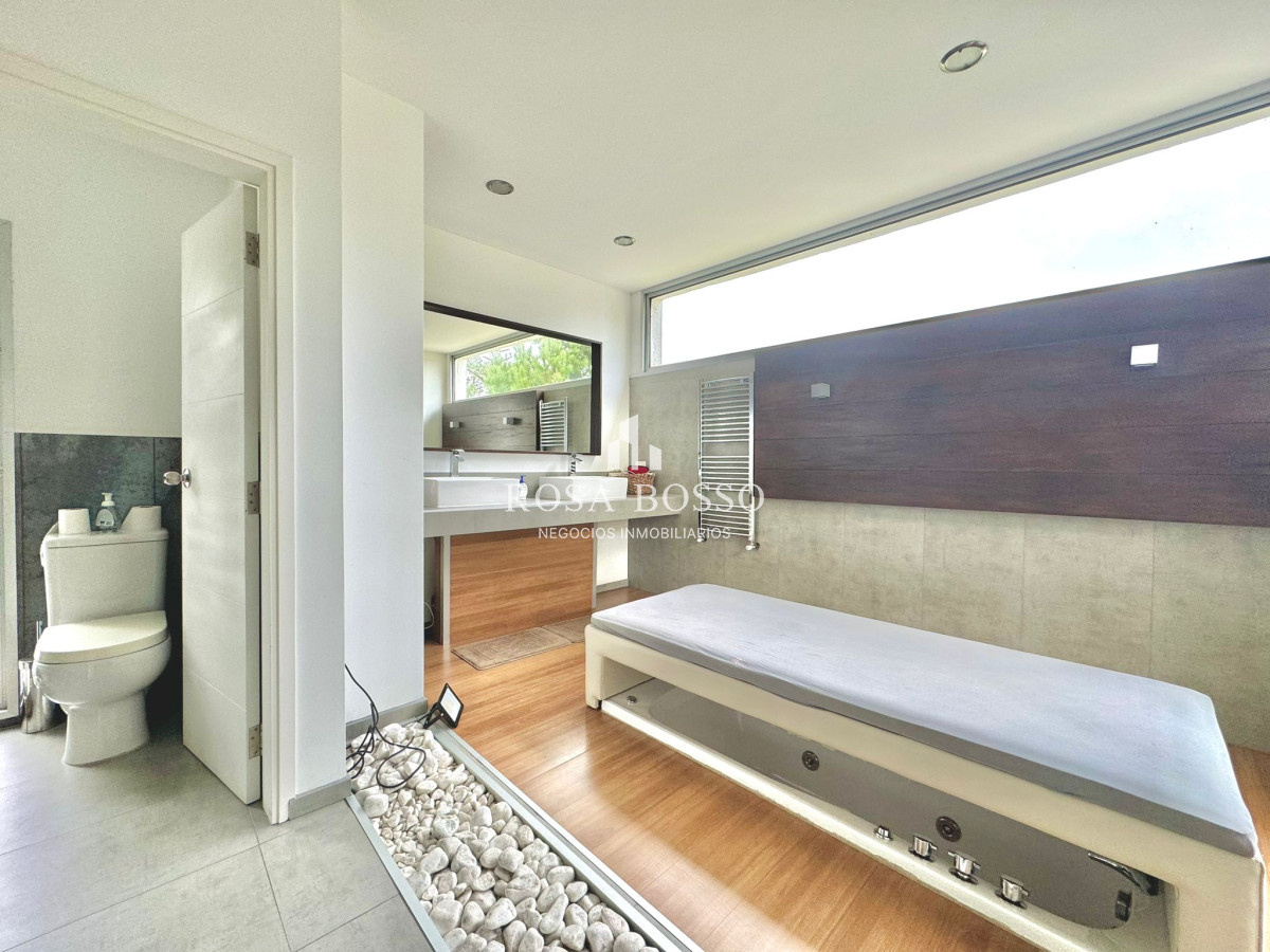 Apartamento ID.9132 - Venta Casa 3 dormitorios Punta del Este San Rafael