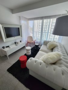 Hermoso apartamento en venta en torre YOO, Punta del Este.
