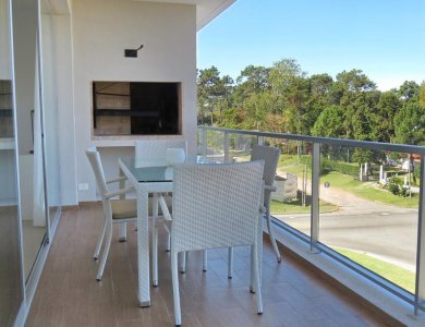 Moderno Apartamento Playa Mansa - 1 dorm. Parrillero Propio - Punta del Este